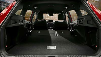 فضای بار فورد فوکوس ST استیشن که با خواباندن صندلیها افزایش پیدا می کند